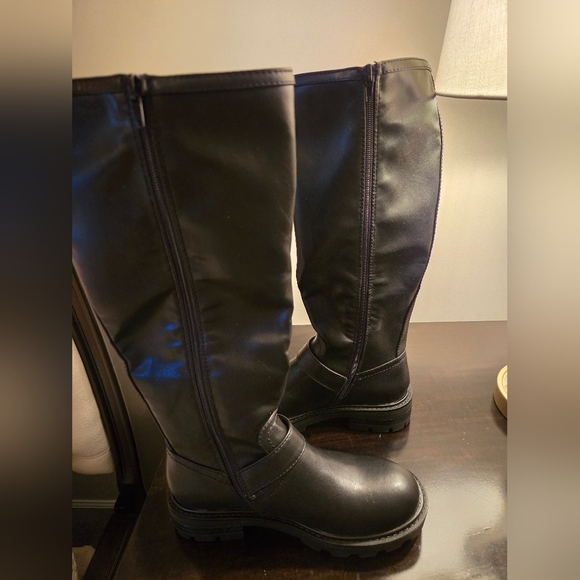 Madden Girl Freedom Boots - Picture 5 of 7